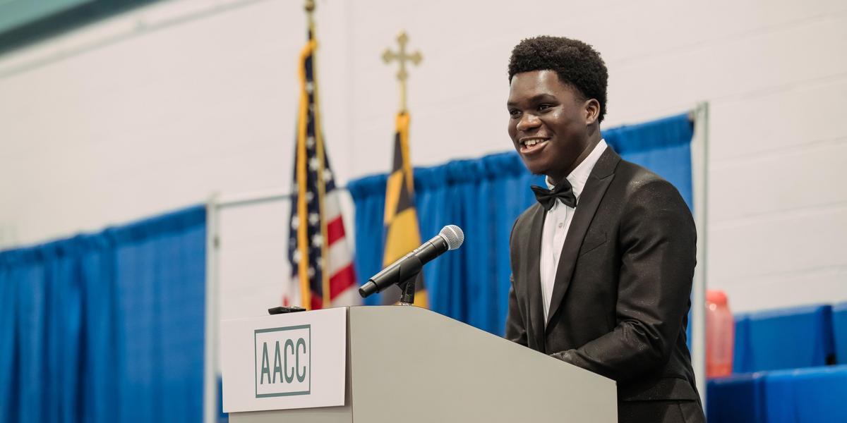 Victor speaking at Convocation.