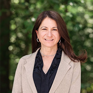 Lori Gilbert headshot